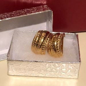 Vintage Burberry clip on earrings